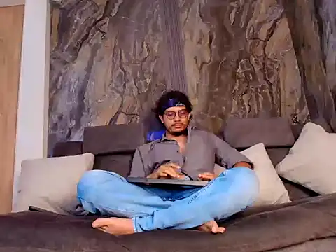 EnzoDarkwood online show from 12.05.25