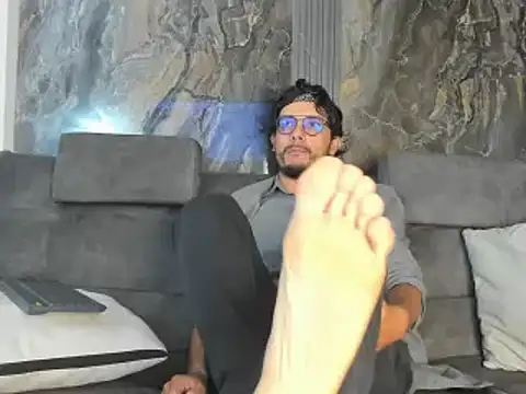 EnzoDarkwood online show from 12.15.25