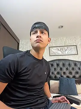 Lander Cruz online show from 06.04.26