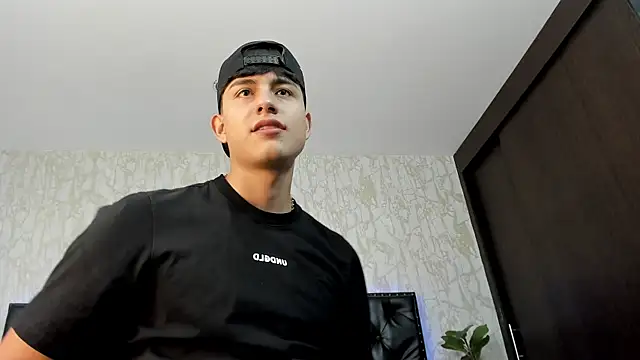 Lander Cruz online show from 07.10.26