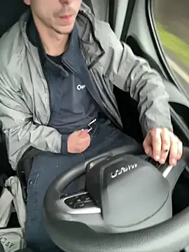 Snapshot of Davide9910x chatting on 12.16.25 Davide9910x online show from 12.16.25