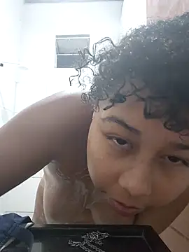 Snapshot of gabriette chatting on 12.02.25 gabriette online show from 12.02.25