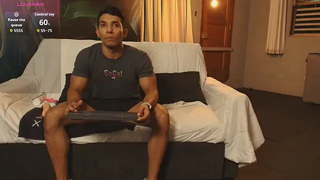 Snapshot of IAN_KNOX chatting on 12.16.25 IAN KNOX online show from 12.16.25