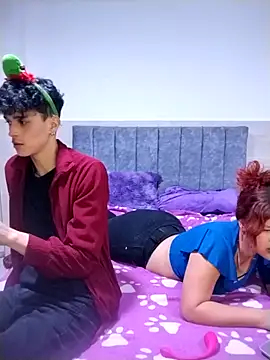 Snapshot of hottie_couplee chatting on 12.14.25 hottie couplee online show from 12.14.25