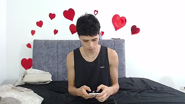 Snapshot of hottie_couplee chatting on 06.16.26 hottie couplee online show from 06.16.26