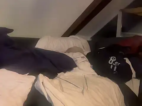 Snapshot of CBT-Sounding chatting on 12.03.25 CBT-Sounding online show from 12.03.25