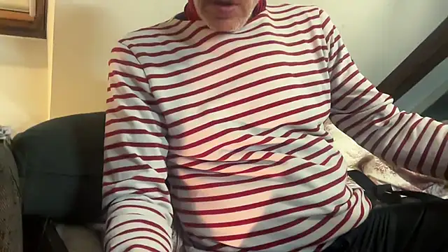 Snapshot of CBT-Sounding chatting on 12.13.25 CBT-Sounding online show from 12.13.25