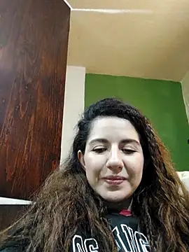 Snapshot of NatyMia chatting on 12.03.25 NatyMia online show from 12.03.25