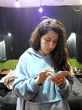 Snapshot of NatyMia chatting on 12.14.25 NatyMia online show from 12.14.25