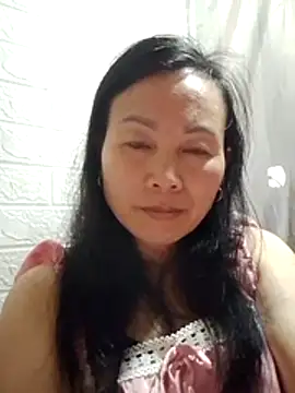 Snapshot of Lili-123k chatting on 12.13.25 Lili-123k online show from 12.13.25