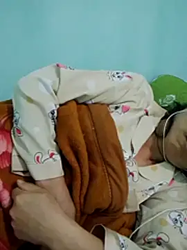 Snapshot of Lili-123k chatting on 12.15.25 Lili-123k online show from 12.15.25