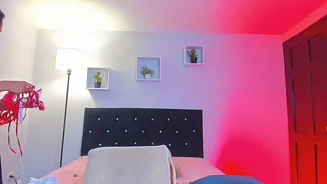 Victoria Rose  online show from 04.30.26