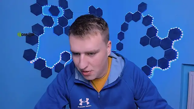 Snapshot of derek_hawk_ chatting on 12.18.25 derek hawk online show from 12.18.25