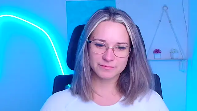 Melodie Aster online show from 01.12.26