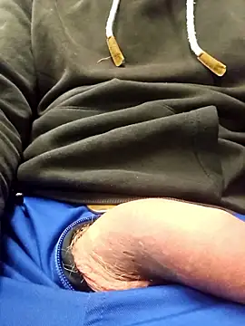 Snapshot of maaly1983 chatting on 12.16.25 maaly1983 online show from 12.16.25