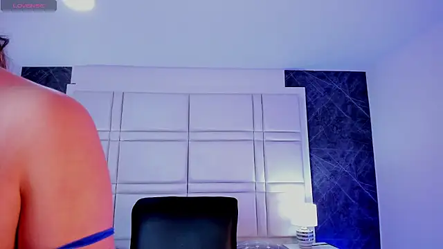 TiffanyHoustton online show from 03.12.26