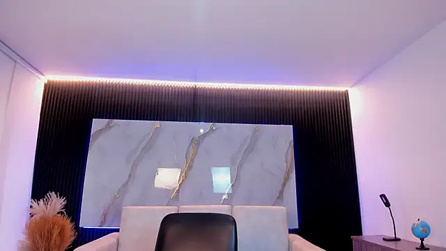TiffanyHoustton online show from 04.30.26