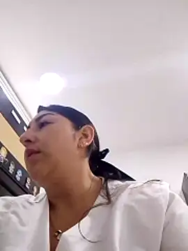 Valeria montana  online show from 02.02.26