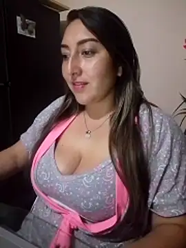 Valeria montana  online show from 02.02.26