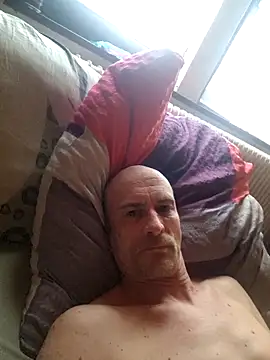 MR P Solo Bassbitch online show from 04.14.26