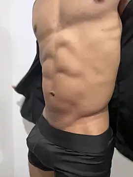 Snapshot of BrunoHot_ chatting on 12.04.25 BrunoHot online show from 12.04.25