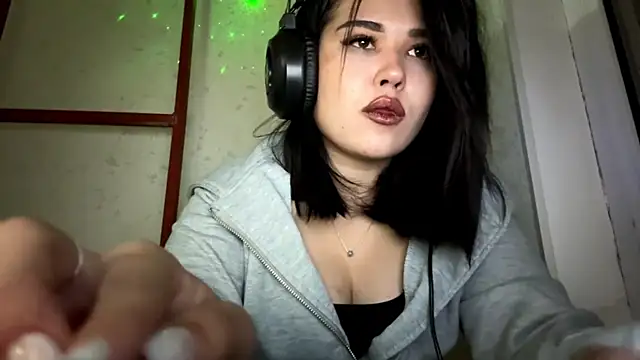 Lolamein online show from 12.15.25