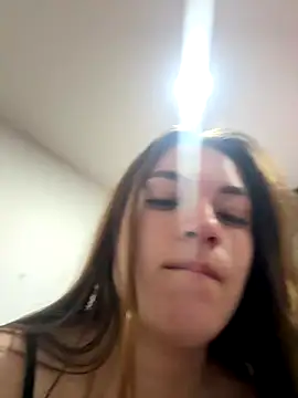 Snapshot of AlaiaSweet__ chatting on 12.15.25 AlaiaSweet online show from 12.15.25