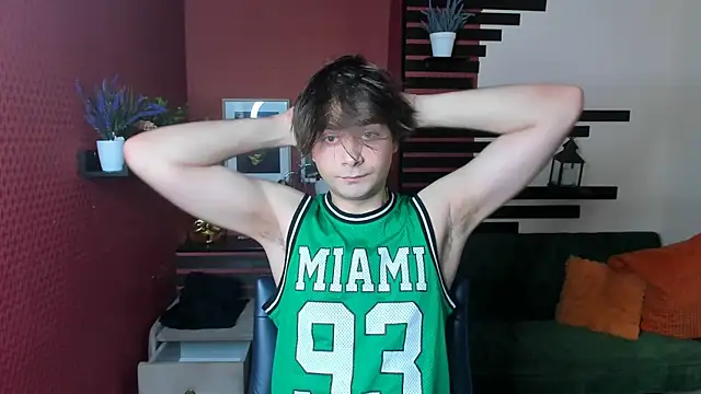 Snapshot of ErosPulseee chatting on 12.17.25 ErosPulseee online show from 12.17.25