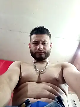 Snapshot of MaxSteel_x chatting on 12.04.25 MaxSteel x online show from 12.04.25