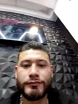 Snapshot of MaxSteel_x chatting on 12.05.25 MaxSteel x online show from 12.05.25