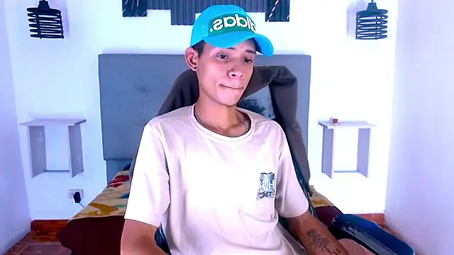 Snapshot of Axel_Marcu chatting on 12.14.25 Axel Marcu online show from 12.14.25