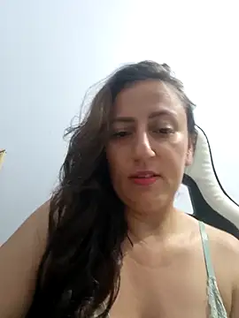 Snapshot of Jeh_charmosa chatting on 12.18.25 Jeh charmosa online show from 12.18.25