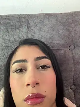 Snapshot of Mila_goez chatting on 12.20.25 Mila goez online show from 12.20.25