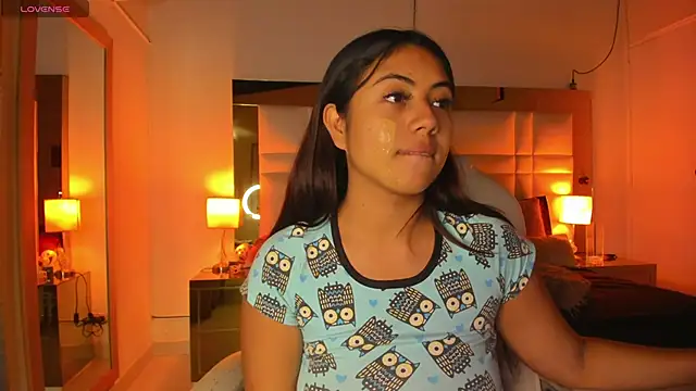 Zoei Moon online show from 06.16.26