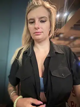 Snapshot of Betsy chatting on 01.16.25 Betsy online show from 01.16.25