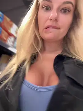 Snapshot of Betsy chatting on 02.17.25 Betsy online show from 02.17.25