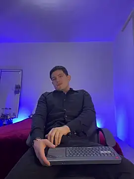 williamsmiiths16 online show from 04.22.26