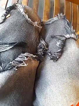 Snapshot of maian_love chatting on 12.03.25 maian love online show from 12.03.25