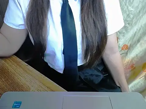 Snapshot of maian_love chatting on 07.17.26 maian love online show from 07.17.26