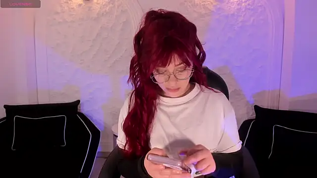 Snapshot of MadisonKane chatting on 07.25.26 MadisonKane online show from 07.25.26