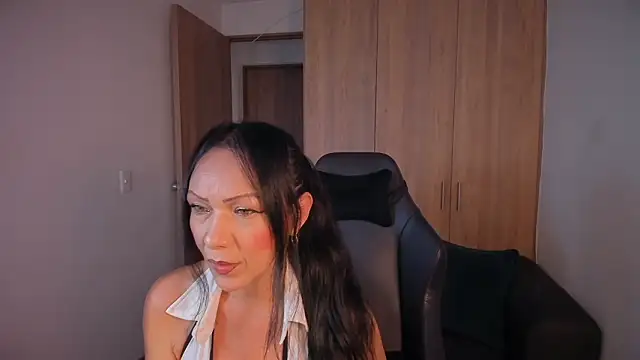 Cleoember  online show from 02.13.26