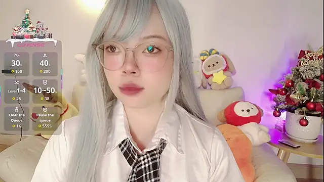 Snapshot of Miyeoonn chatting on 12.15.25 Miyeoonn online show from 12.15.25