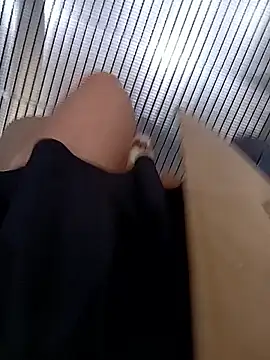 Snapshot of Baby-Linh chatting on 12.19.25 Baby-Linh online show from 12.19.25