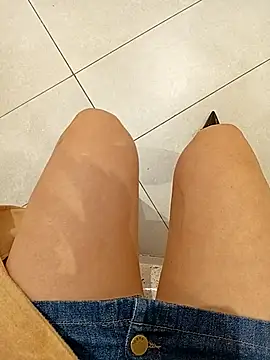 Snapshot of Baby-Linh chatting on 02.05.26 Baby-Linh online show from 02.05.26