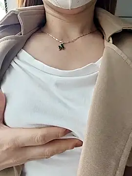 Snapshot of Baby-Linh chatting on 03.04.26 Baby-Linh online show from 03.04.26