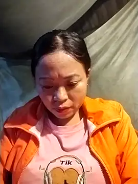 Snapshot of AlilaK2 chatting on 12.05.25 AlilaK2 online show from 12.05.25