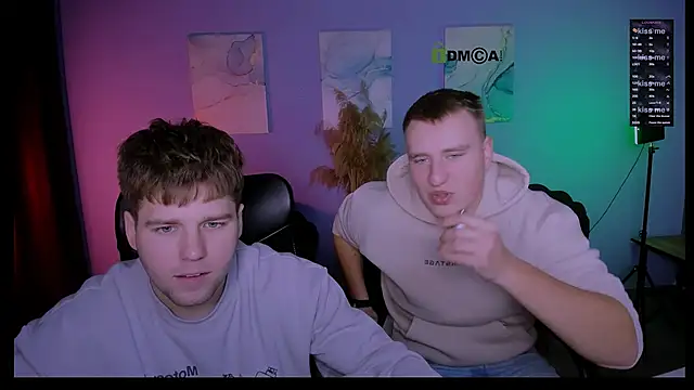 Snapshot of michael_strong_ chatting on 12.14.25 michael strong online show from 12.14.25