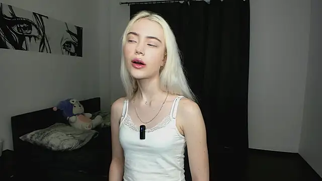 Snapshot of GoldCurve chatting on 12.05.25 GoldCurve online show from 12.05.25