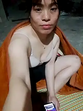 Snapshot of betty_wang chatting on 12.05.25 betty wang online show from 12.05.25