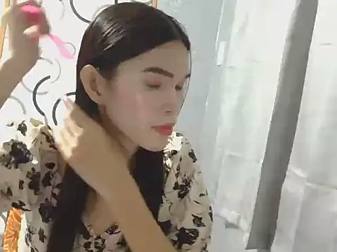 Snapshot of petite_jessa chatting on 12.15.25 petite jessa online show from 12.15.25